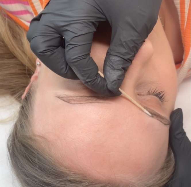 szemoldok sminktetovalas tervezes